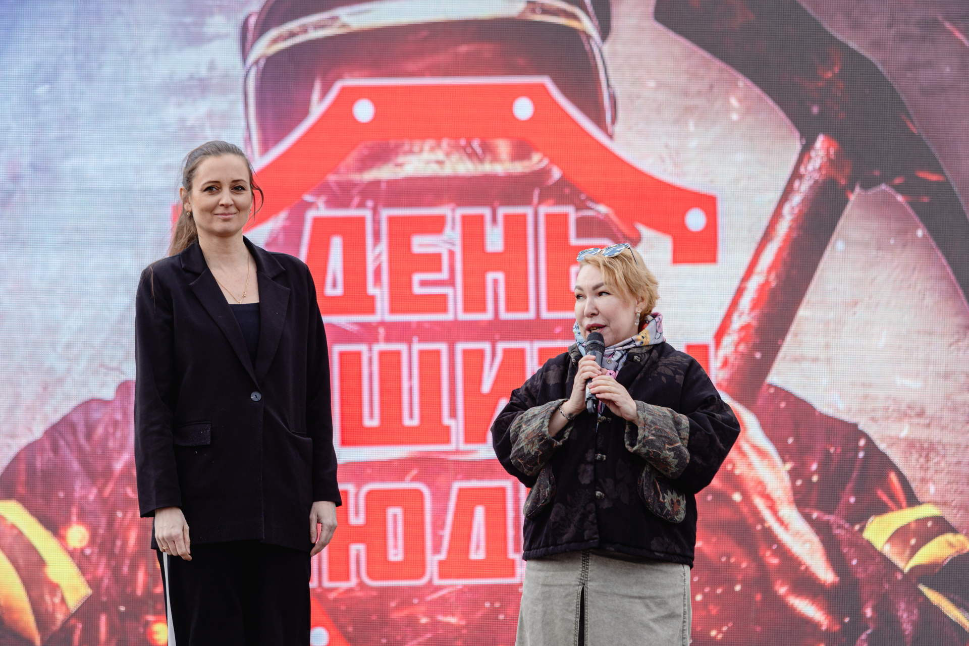 Наталья Балынская и Полина Сергиенко (справа).jpg